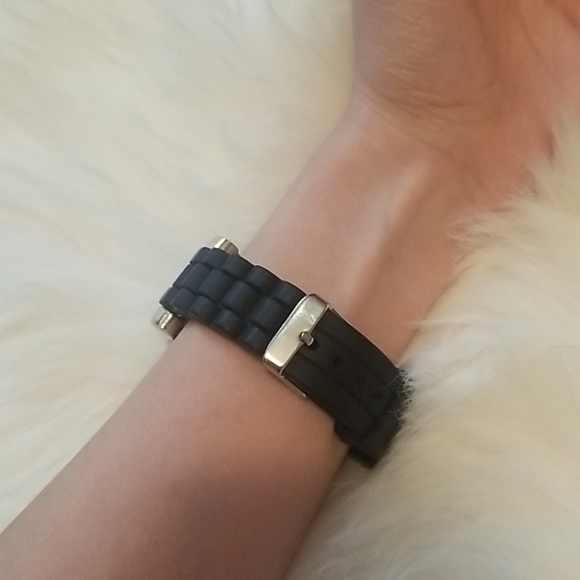 watch - Picture 4 of 4